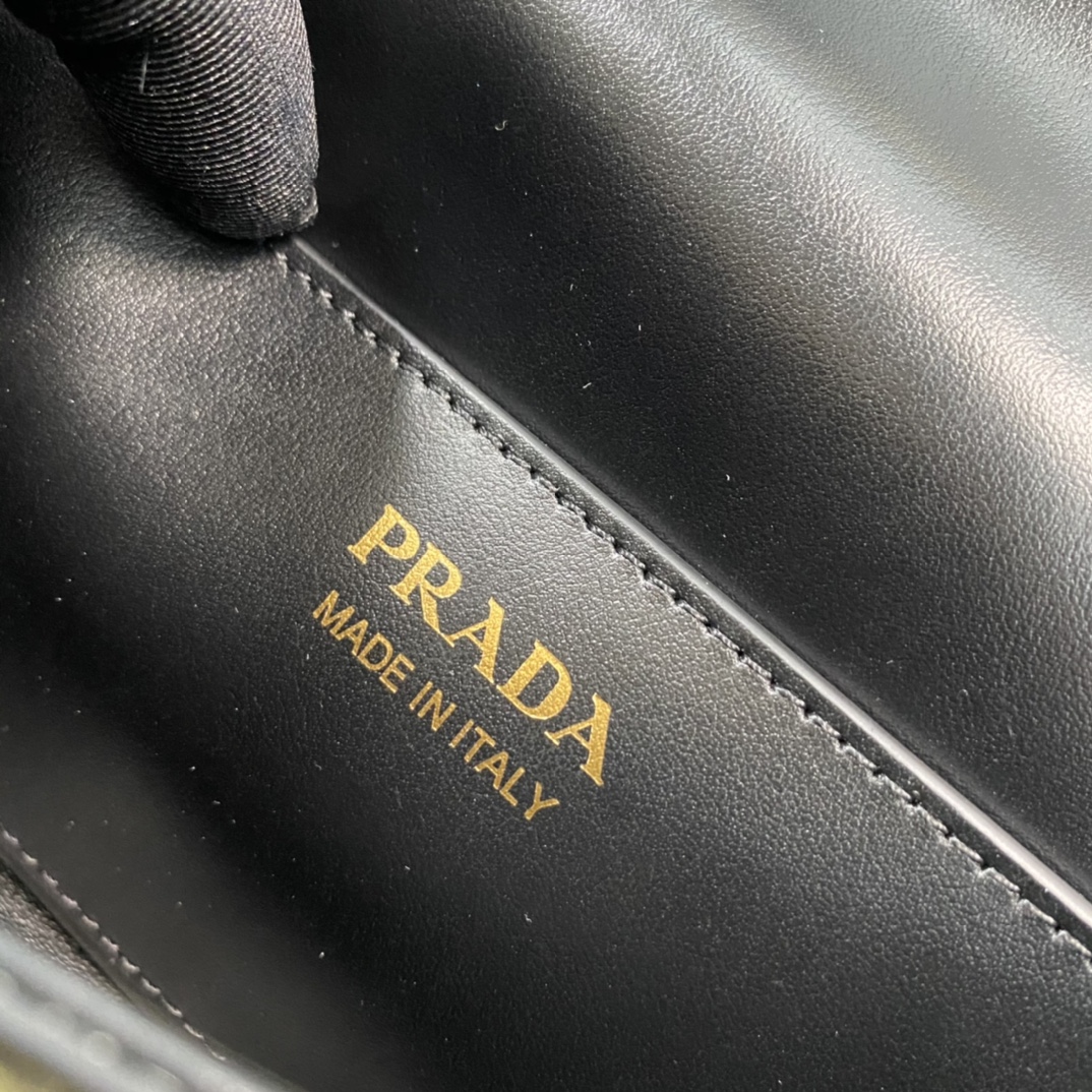 Prada Leather Shoulder Bag With Flap Black 1BD339